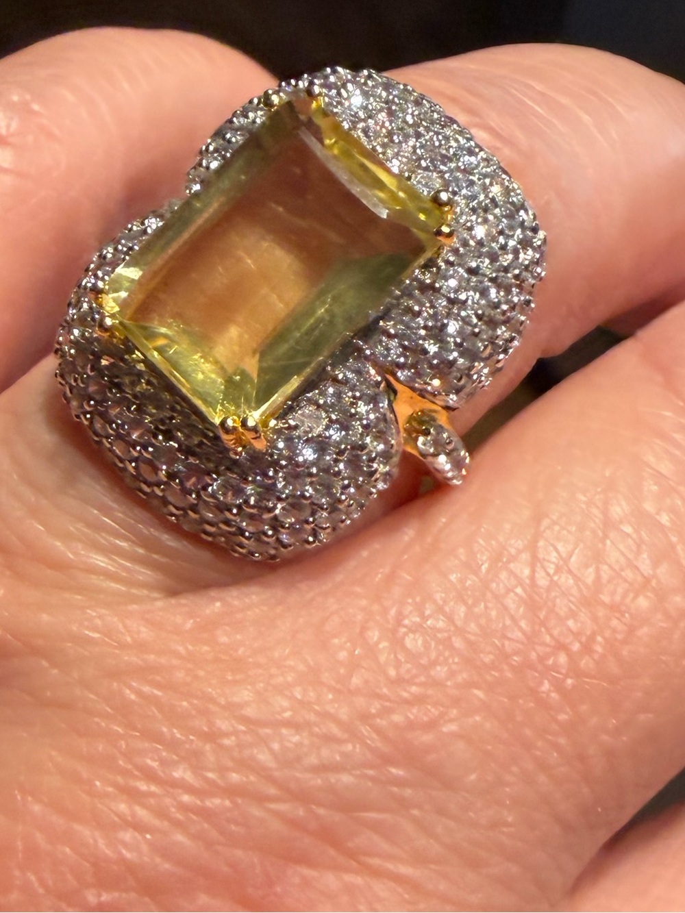 Beautiful signed cocktail ring
